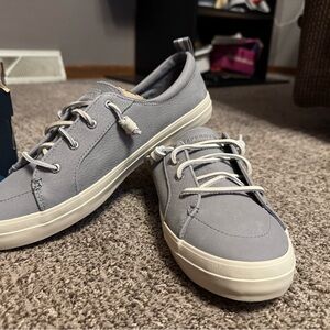Brand new, NEVER WORN Sperry, Crest Vibe Leather Sneakers